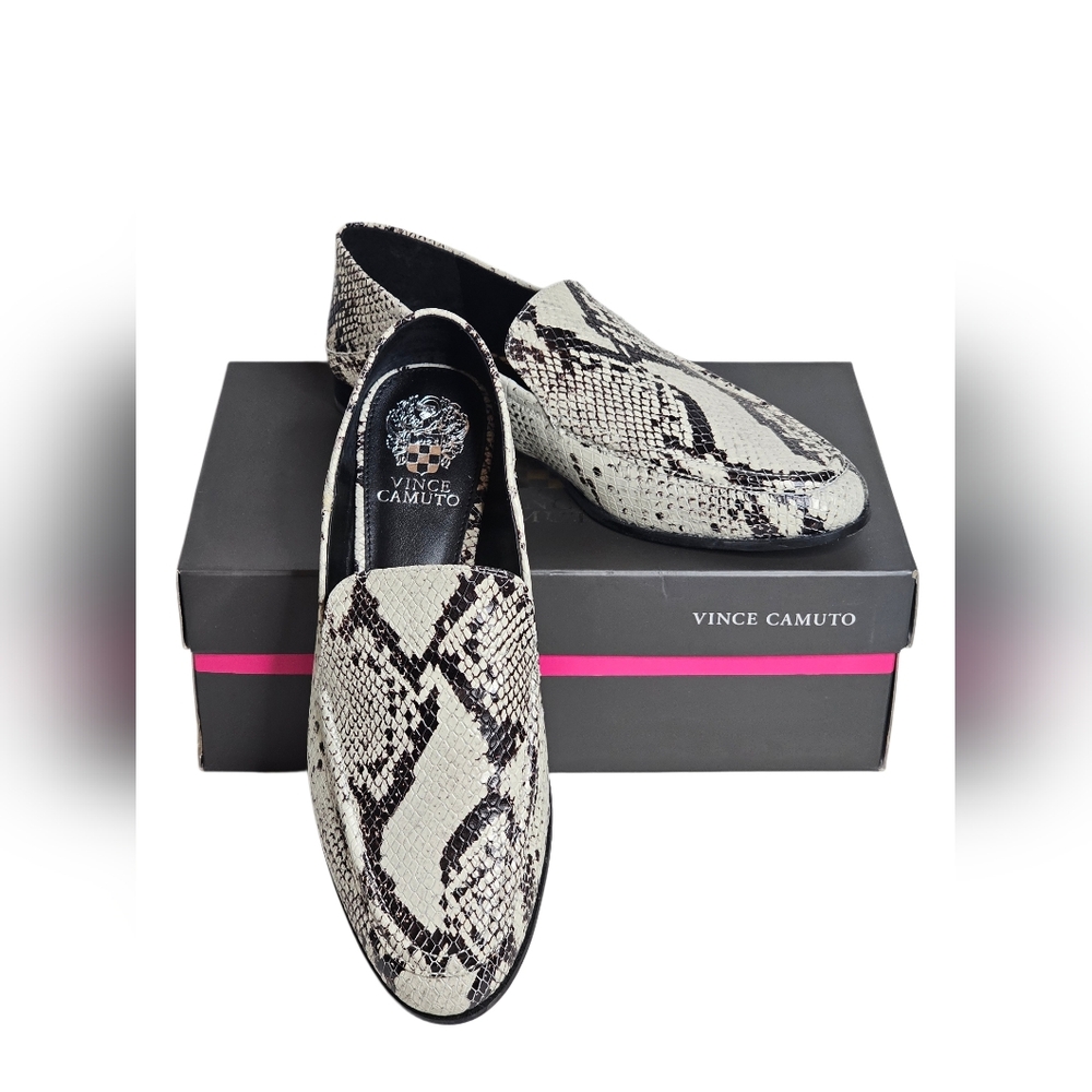 Vince Camuto Jendeya 2 Seashell Tucson Snake Print Slip On Loafer Flat Wmn 9.5 M
